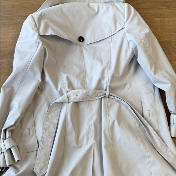 Burberry Women's Light Gray Trench Coat - Picture 3 of 3